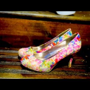 Madden Girl multi colored shoes size 8